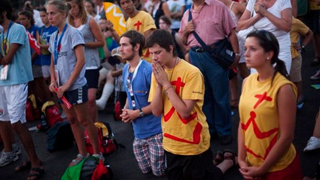Spain_pope_prayer